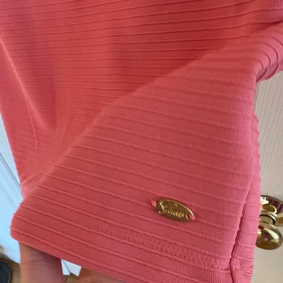 Short dress, Guess, Size L but runs just a bit small (I am mostly an M) - Picture 3 of 4